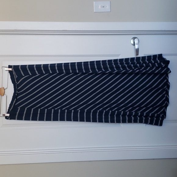 Blue and grey geometric maxi skirt - Picture 1 of 3